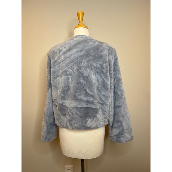 H&M Faux Fur Cropped Jacket Size Medium Oversized - Picture 4 of 10